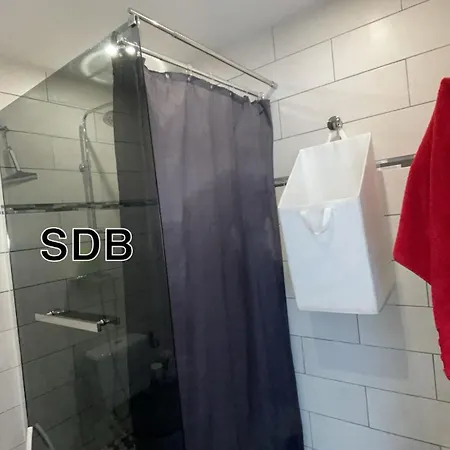 Maison Calme Pour Personne Serieuse Et Propre 아파트